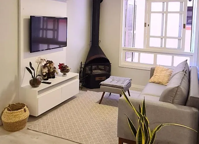 Apartamento No Centro De Canela-200 M Da Catedral